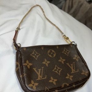 Louis Vuitton Mini Pochette Accessoires